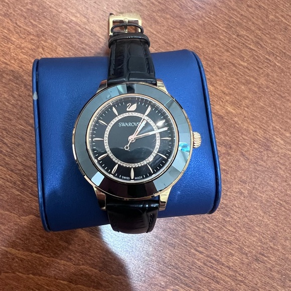Swarovski Men´s Watch with Black Dial and Gold Accents